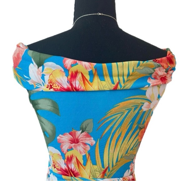 VENUS ~ Vibrant Floral Blue/Yellow/White Off-Shoulder Top w/Circular Accents - Picture 6 of 9
